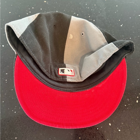 Two-Tone Black and Gray Mizuno New Era  Logo Hat - Picture 4 of 5